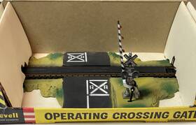 T-6016 Revell Ho Scale Operating Railroad Crossing Gate In Original Box
