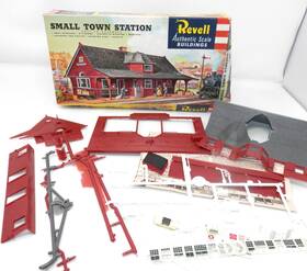 T-9001 Revell 200 Ho Gage Small Town Station Model Kit Vintage 1957 Railroad Incomplete