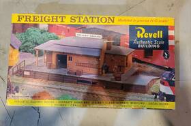 T-9020 Revell Ho Scale Freight Station Plastic Model Kit Unbuilt In Opened Box T-9020 Revell Ho Scale Freight Station Plastic Model Kit Unbuilt In Opened Box