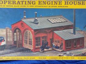 T-9028 Revell Operating Engine House Realistic Ho Scale Model Railroad Building Vintage
