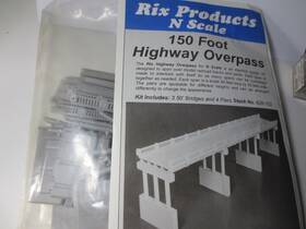 628-0153 Rix Products 400628001531 N Scale 150ft Early Highway Overpass With 4 Piers Kit