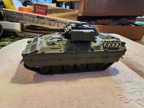 Roco 084495021047 Minitanks 1/87 Scale M2 Bradley Infantry Fighting Vehicle #374