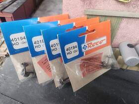 40194 Roco Ho Scale Wheel Sets. 4 Packs Of 2. 8 Axles 9mm 30 Inch Wheels 40194 Roco Ho Scale Wheel Sets. 4 Packs Of 2. 8 Axles 9mm 30 Inch Wheels