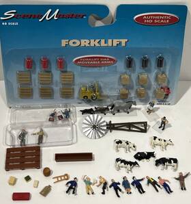 433-1619 Scene Master Ca424 Ho Scale Train Layout Forklift Set Plus Cows People And More