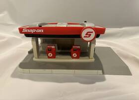 5y366 Snap-on 2003 Hot Wheels Service Station