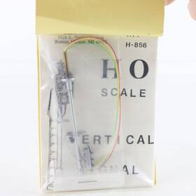 H-856 Tomar Vertical Signal Green Yellow Red Metal Train Kit Industries Ho