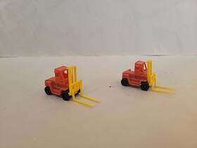 3508 Tomix N Scale Package Of 2 Forklifts - Red