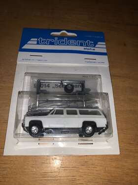 90014 Trident 90059 Ho Scale #90014 White Chevy Suburban Suv. Nos