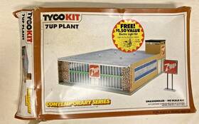 7727 Tyco 7up Bottling Plant Unassembled Contemporary Series Ho Scale