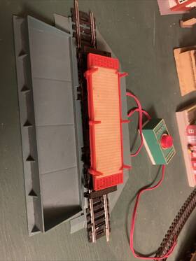 J14b Tyco Two Vintage Ho Scale Train Log Dump Station With Button And Car J14b Tyco Two Vintage Ho Scale Train Log Dump Station With Button And Car