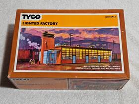 N0-940 Tyco Lighted Factory #940 Ho Scale Train Layout Bldg. 1975 Fine Lots Of Pics