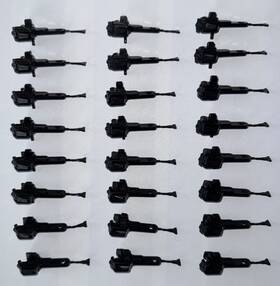 R2010-1 Usa Trains Lot Of 24 G Scale Knuckle Couplers Used