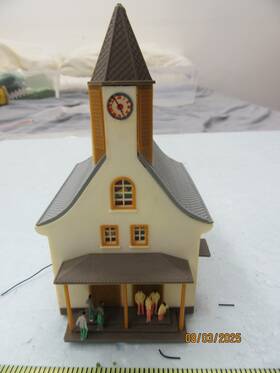 12158 Vollmer N - Led Illuminated Church / People 4 Inch X 3 5