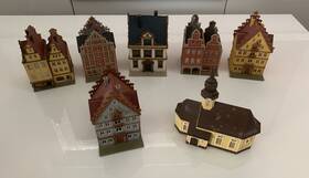 19521 Vollmer 19468 N Scale Buildings 5 Story Church Library Apt./shops 3742/45