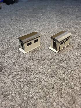 45743 Vollmer 2 Ho Utility Shed Next To Railroad Tracks Fully Assembled