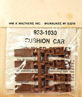 933-1030 Walthers Ho Scale Brown Cushion Car Coupler Pocket Pack Of 8