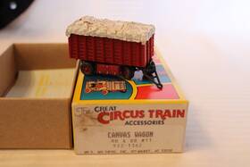 933-1362 Walthers Ho Scale Canvas Wagon For Circus Built Red #933-1362 933-1362 Walthers Ho Scale Canvas Wagon For Circus Built Red #933-1362