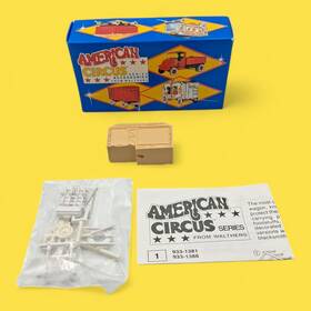 933-1381 Walthers Ho Scale American Circus Charging Tiger Tableau Kit