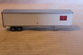933-1902 Walthers Ho Scale 48ft Stoughton Semi Truck Trailer Advance White Built