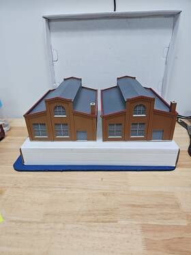 933-2823 Walthers 2 Ho Scale Built-ups Brown Dayton Machine Co. As Pictured
