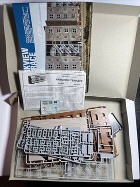 933-3176 Walthers Ho Scale Parkview Terrace Background Building Kit