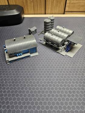 933-3200 Walthers Interstate Fuel And Oil Kit N Scale Train 933-3200 Walthers Interstate Fuel And Oil Kit N Scale Train
