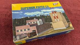 933-3237 Walthers N Scale Superior Paper Co. Company Unbuilt Complete Read