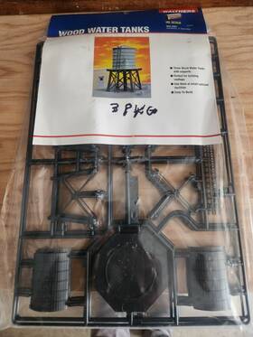 933-3507 Walthers Wooden Water Tank 3-pack Kit Ho Scale Unopened