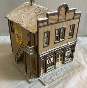 933-3661 Walthers Ho Bensons Five And Dime Assembled With Snow