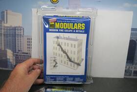 933-3736 Walthers Cornerstone Ho Scale Modulars Modern Fire Escape And Details