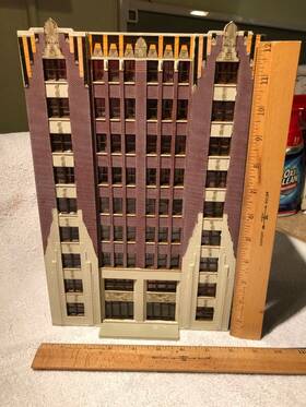 933-3770 Walthers Ho Scale City Apartment Backgound Building Built