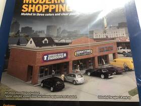 933-4115 Walthers Ho Scale Modern Shopping Center I #933-4115