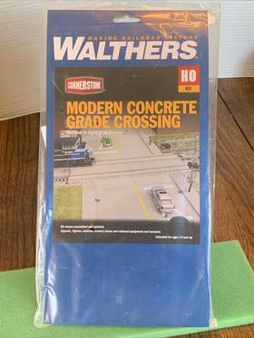 933-4121 Walthers Ho Modern Concrete Grade Crossing Unopened