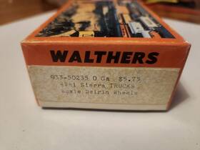 933-50235 Walthers O Gauge 4 Wheel Sierra Trucks One Pair White Metal Nos 933-50235 Walthers O Gauge 4 Wheel Sierra Trucks One Pair White Metal Nos