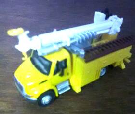 949-11732 Walthers International 4300 Utility Truck With Drill Yellow Ho Scale