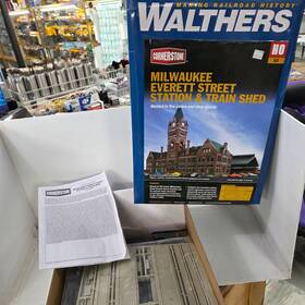 933-2946 Walthers Cornerstone Ho Milwaukee Everett Street Station And Train Shed Kit