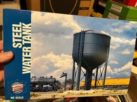 933-3043 Walthers Cornerstone Cornerstore Steel Water Tank Building Kit Ho Scale Model