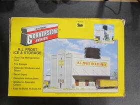 933-3220 Walthers Cornerstone R.j. Frost Ice And Storage Building Series #933-3220