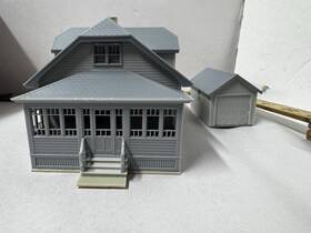 933-3791 Walthers Cornerstone Updated American Bungalow With Single-car Garage 933-3791 Walthers Cornerstone Updated American Bungalow With Single-car Garage