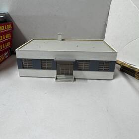 933-4200 Walthers Cornerstone Brick Post Office .built Painted - 7-7/8 X 5-11/16 3-1/16 Inch Ho Scale 933-4200 Walthers Cornerstone Brick Post Office .built Painted - 7-7/8 X 5-11/16 3-1/16 Inch Ho Scale