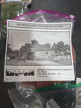 40600 Woodland Scenics 1/87 Ho Dpm Gold Harlee And Sons Cycle Shop Model Kit # F/s 40600 Woodland Scenics 1/87 Ho Dpm Gold Harlee And Sons Cycle Shop Model Kit # F/s