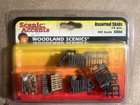 A1854 Woodland Scenics Ho Scenic Accents Assorted Skids Set Of 15 Used