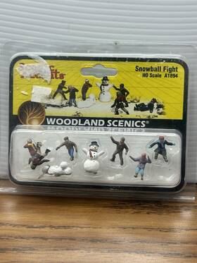 A1894 Woodland Scenics Scenic Accents Snowball Fight Winter Ho Scale