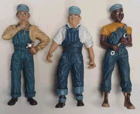 A2549 Woodland Scenics 3 Inch Train Mechanics Lot Of