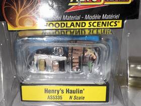 As5335 Woodland Scenics N Scale Henrys Haulinft Railroad Train Figure / Vehicle