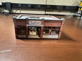 Br5069 Woodland Scenics Ho Scale Built And Ready Smith Brothers Tv/appliance Store