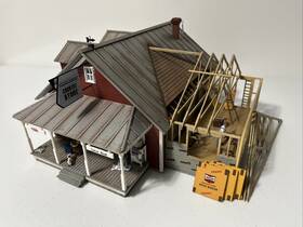 Br5825 Woodland Scenics - Menards Limited Edition Country Store O Br5825 Woodland Scenics - Menards Limited Edition Country Store O