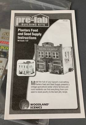 Ho6950 Woodland Scenics Pf5181 Ho Pre-fab Planters Feed And Seed Supply Building Kit