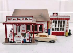Woobr5025 Woodland Scenics Ho-scale Built-up Fillfter Up And Fixfter Service Station With Car