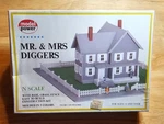 Model Power Scale & Mrs Diggers Building Kit 1558 (light Box Crush). Fixed Price $19.99.